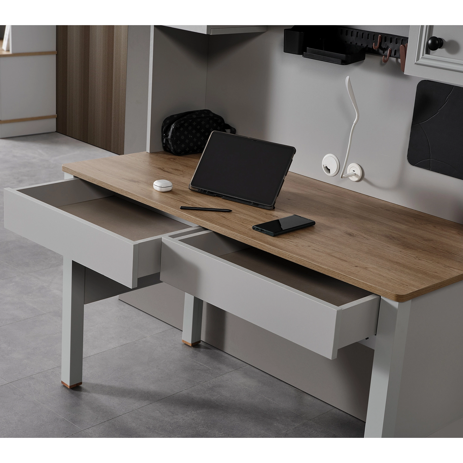 Avesta Çalışma Masası