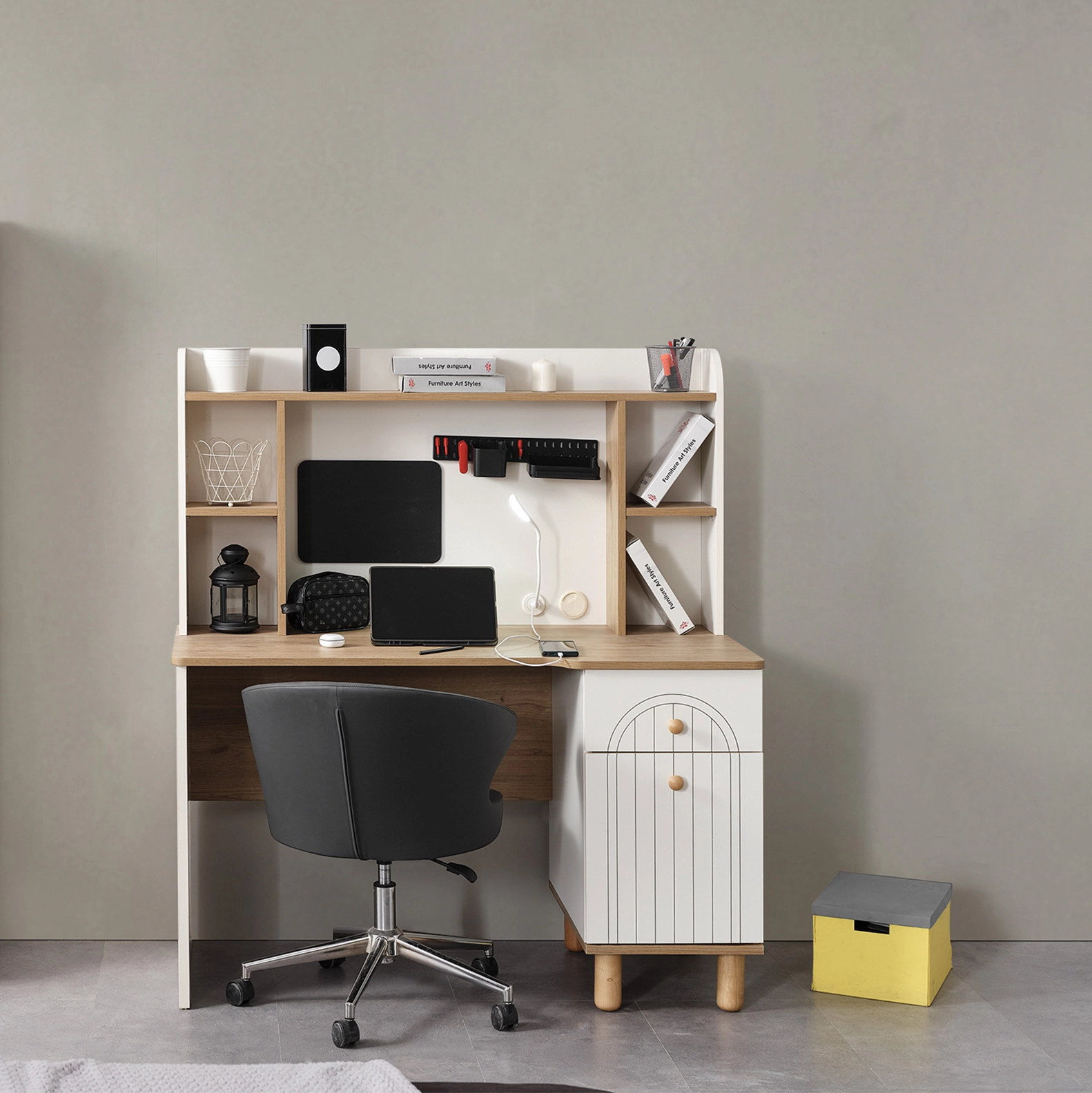 Betta Çalışma Masası