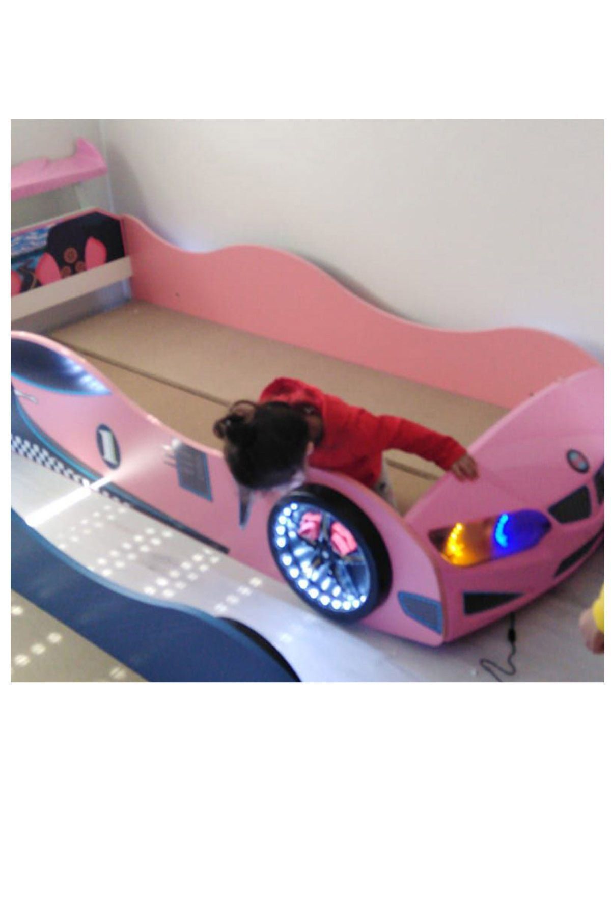 GT2 - BMW - Arabalı Yatak  - Tekerlekleri Ledli.