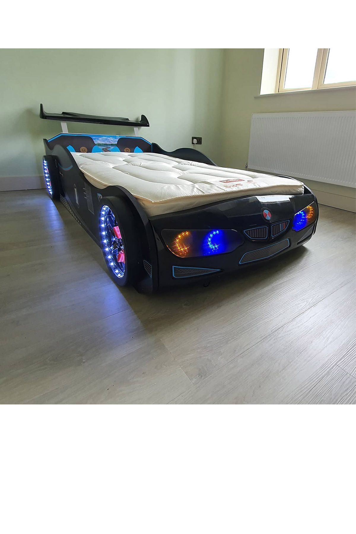 GT2 - BMW - Arabalı Yatak  - Tekerlekleri Ledli.