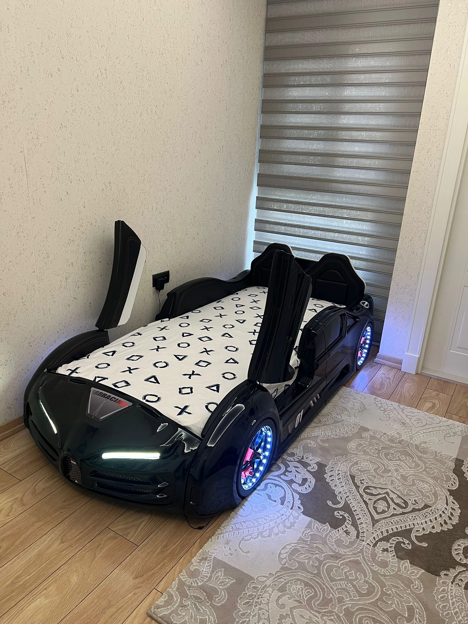 BUGATTI -  KAPILARI AÇILIR - ARABALI YATAK