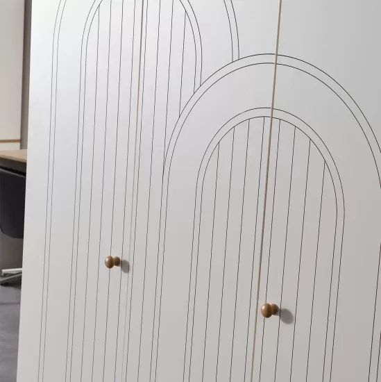 Betta 3 Kapılı Dolap – Geniş depolama alanı