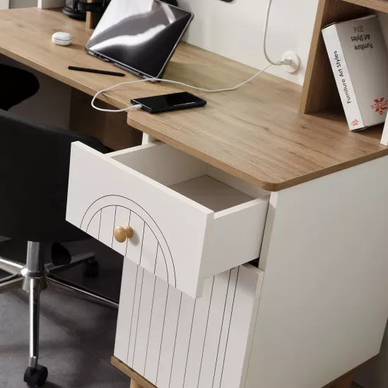 Betta Çalışma Masası