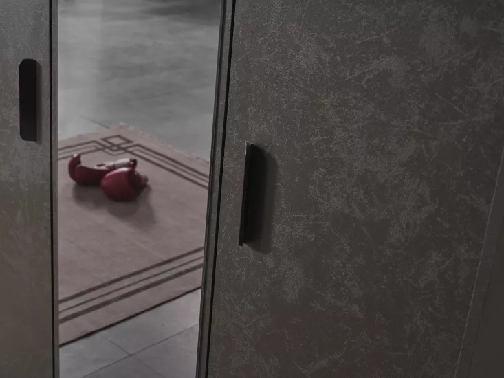 Dark 3 Kapılı Dolap – Geniş depolama alanı