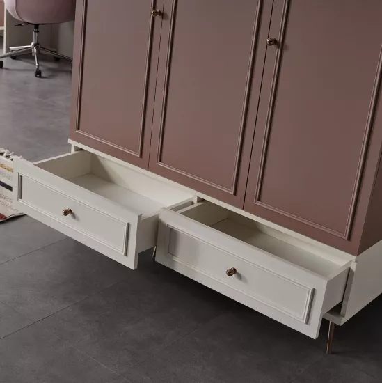 Studio 3 Kapılı Dolap – Geniş depolama alanı