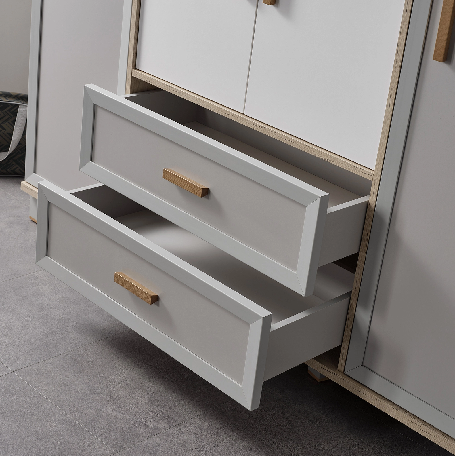 Ekol 4 Kapılı Dolap – Geniş depolama alanı