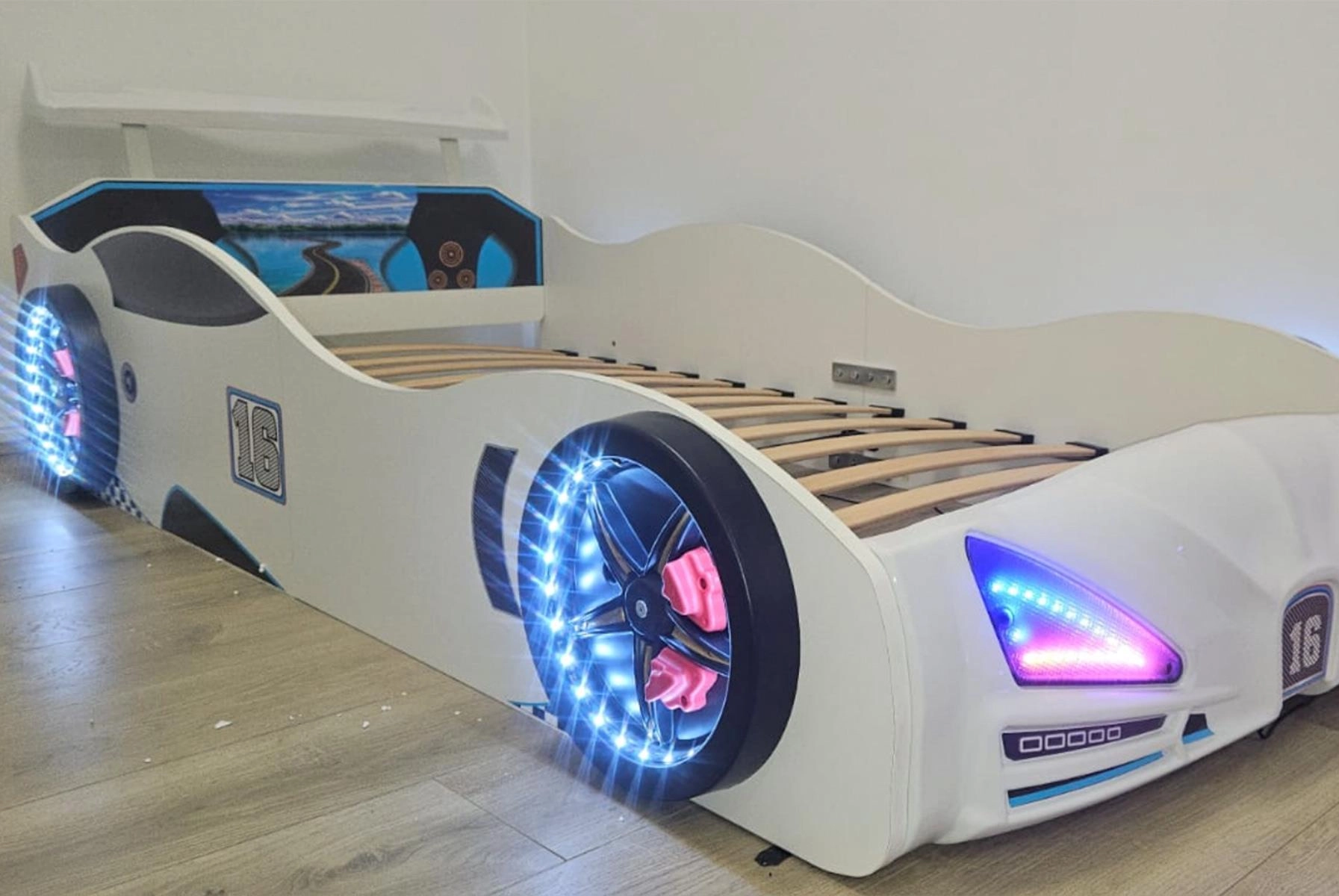 Veron Full Arabalı Yatak | Işıklı, Sesli ve Kumandalı Çocuk Yatağı